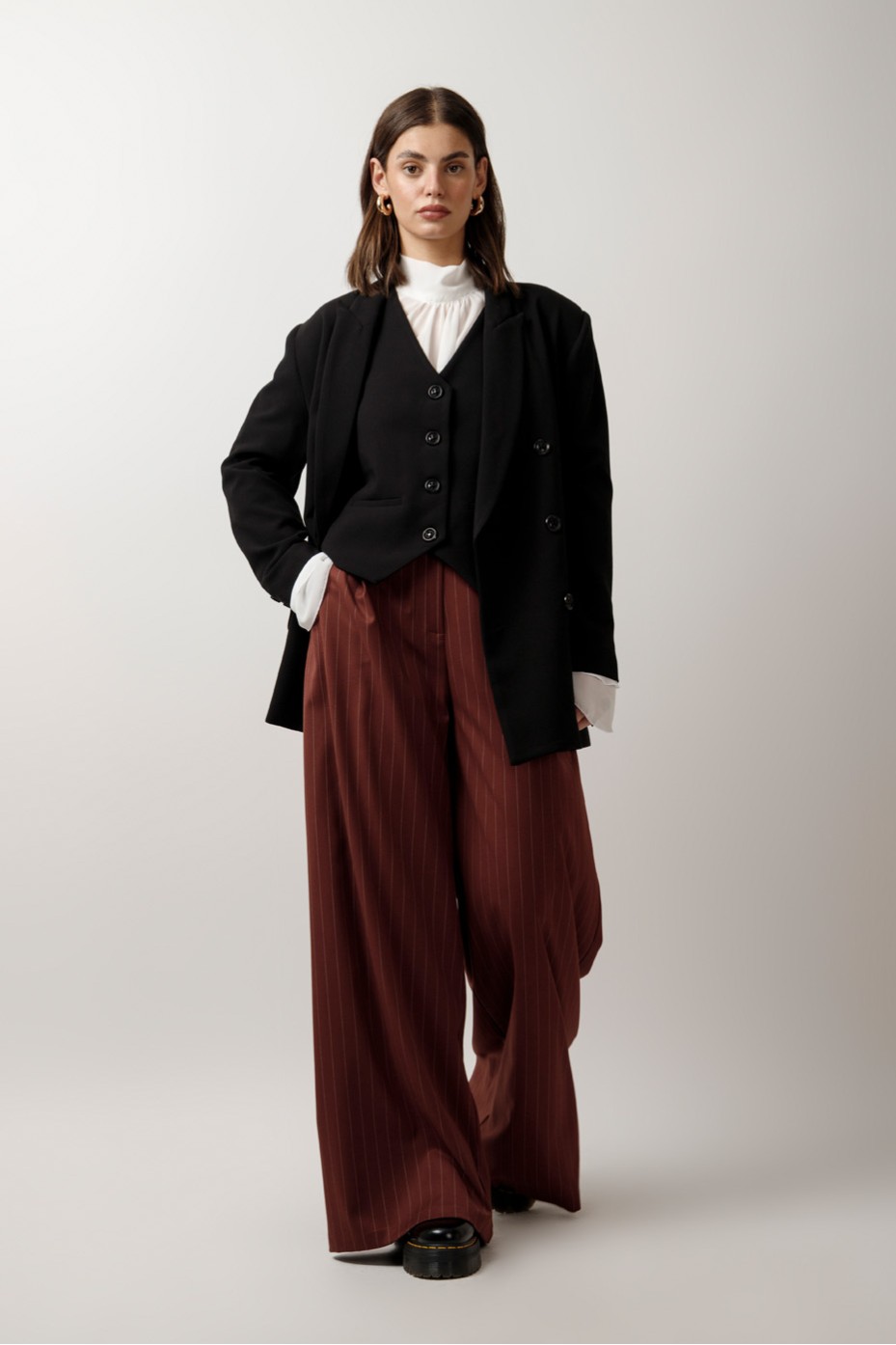 CROSS-BACK BLAZER